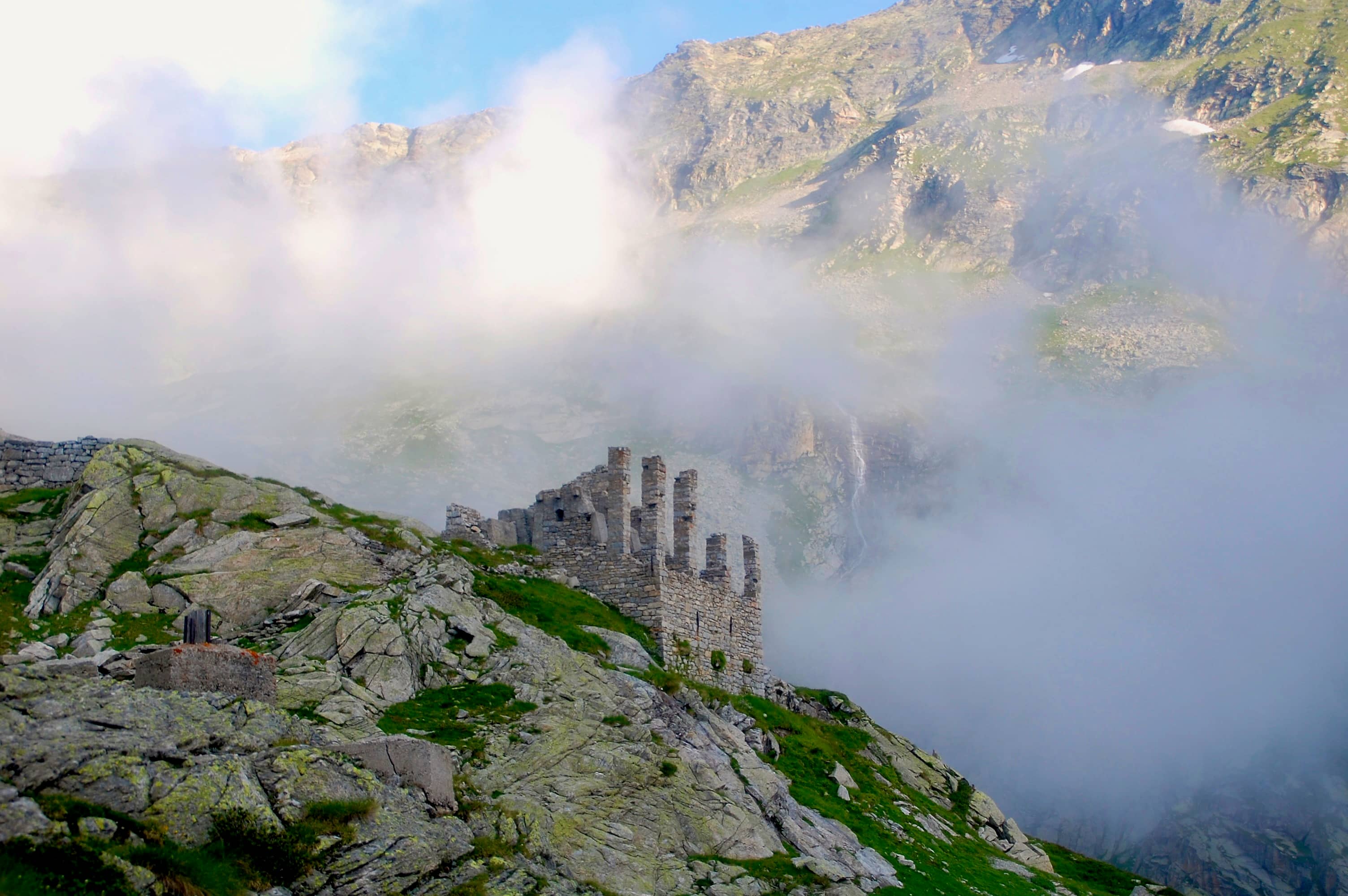 Ruine am Lago di Cingino