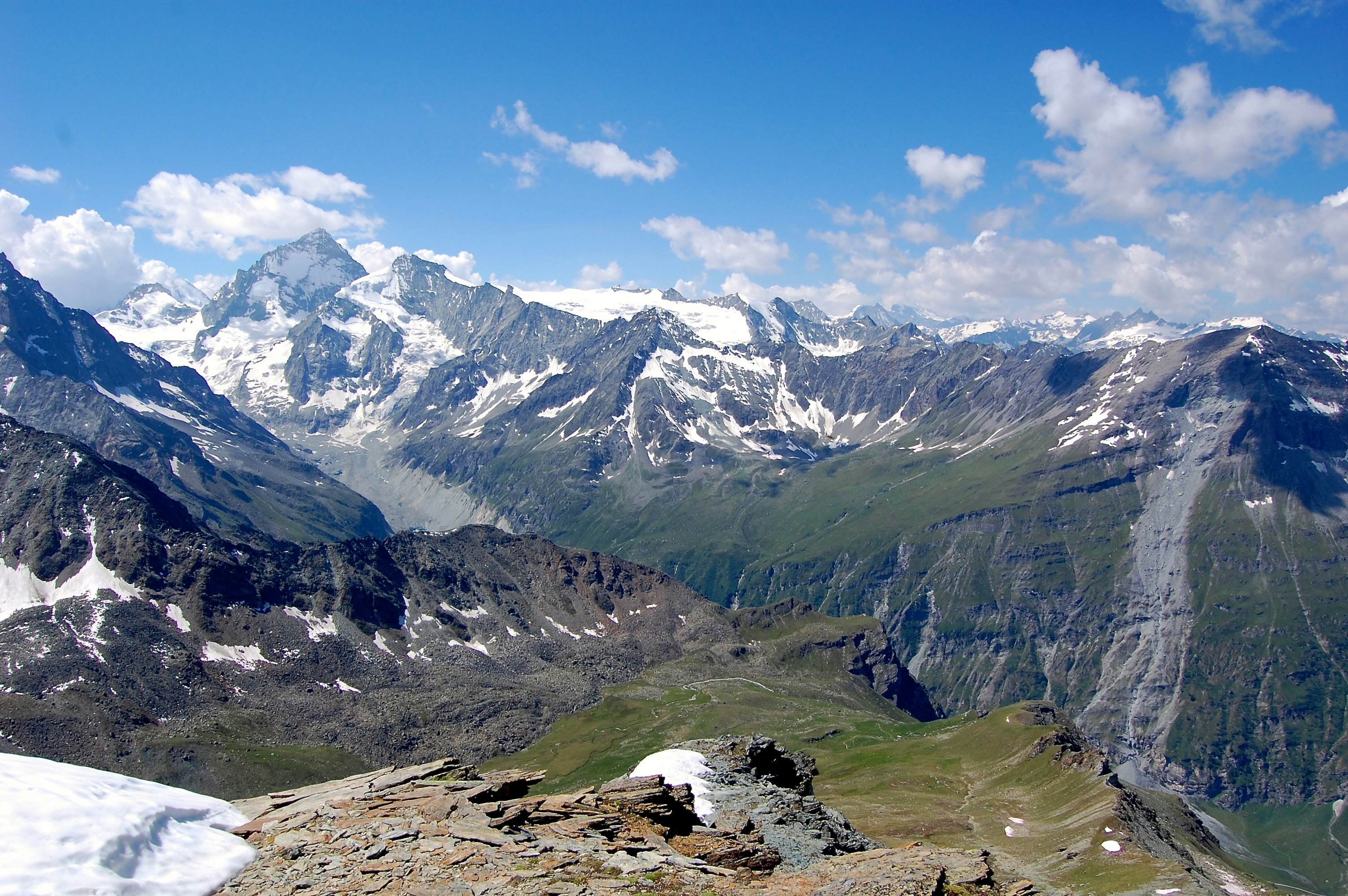 Blick ins hintere Val de ZinalBlick ins hintere Val de Zinal mit Dent Blanche und Grand Cornier