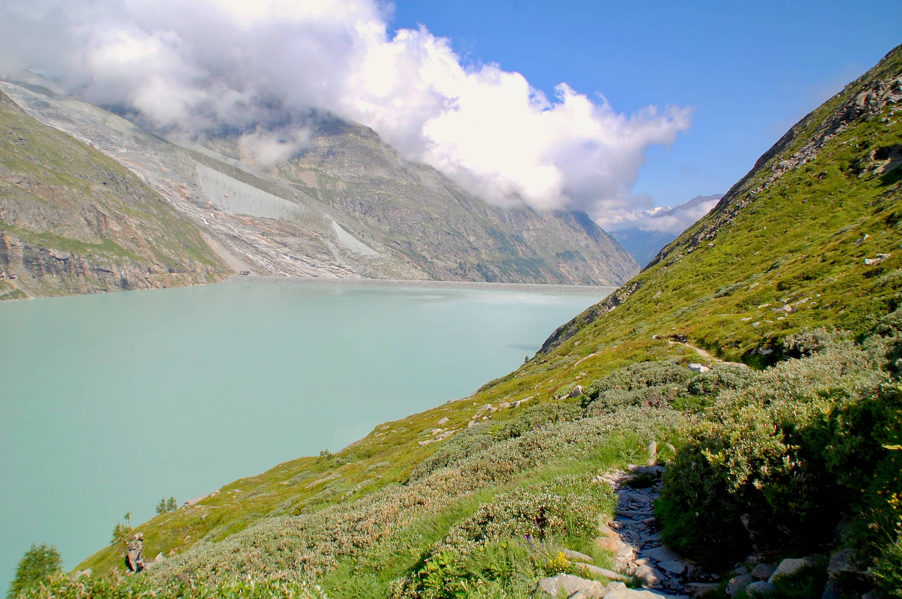 Auf dem Weg ins Ofental: Mattmark-Stausee