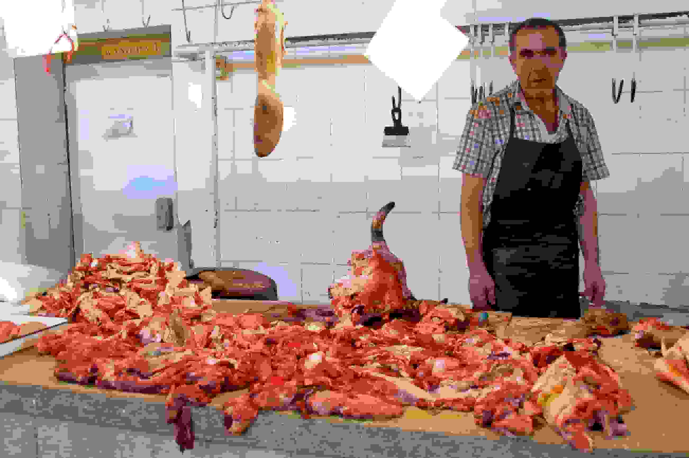 Auf dem Fleischmarkt geht es urtümlich zu und her