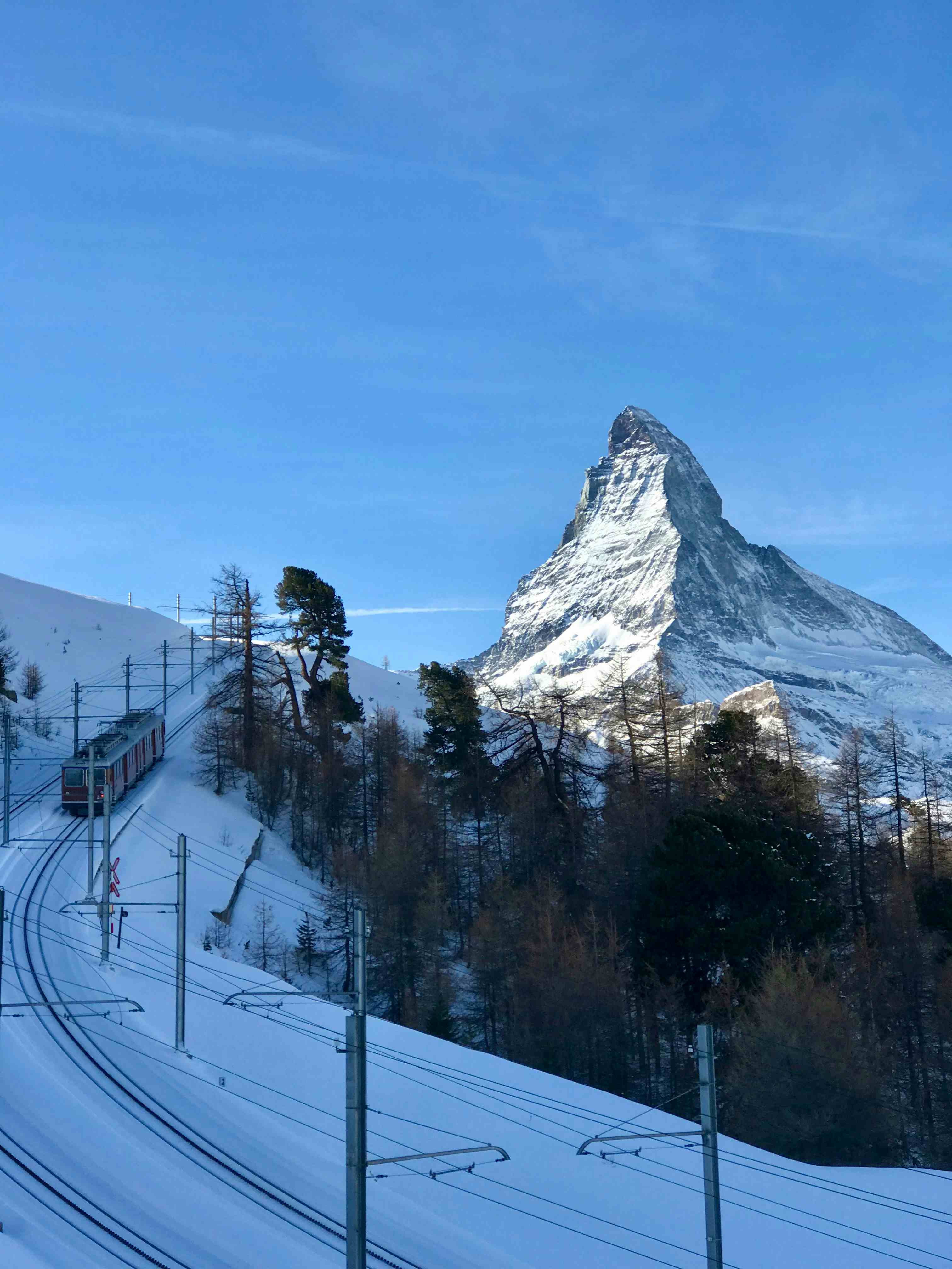 Gornergrat-Bahn vor dem Matterhorn