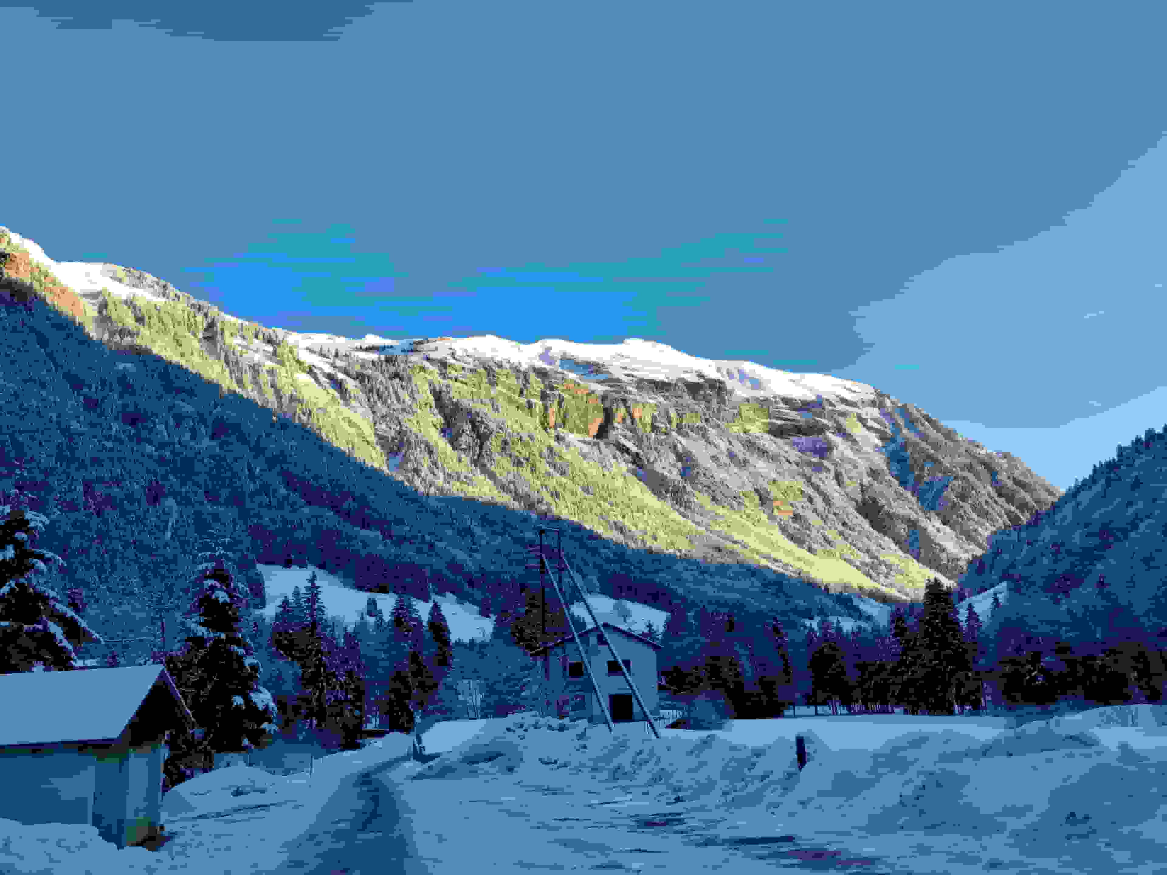 Erste Sonnenstrahlen in St. Jakob