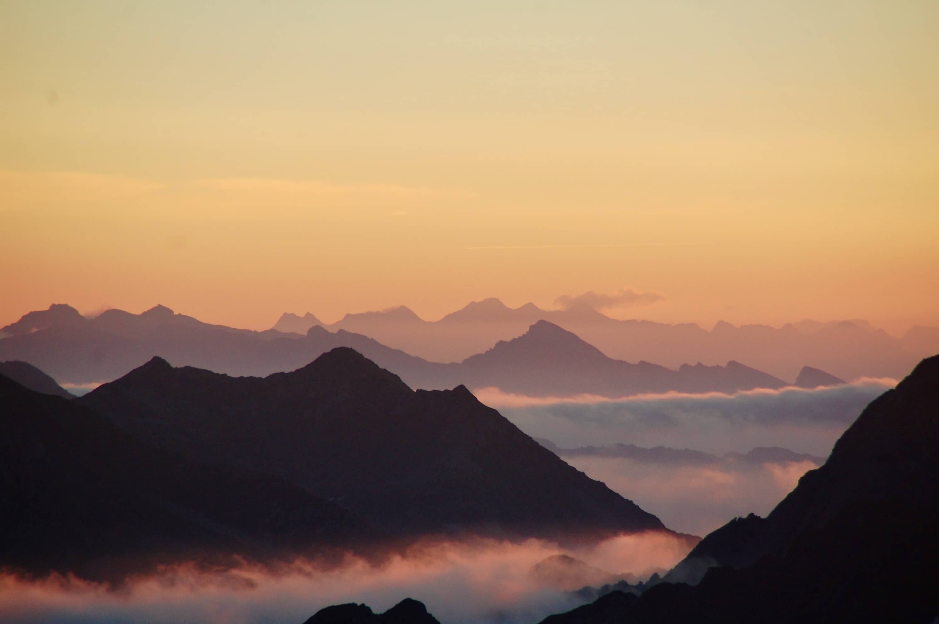 Morgenstimmung Richtung Tessin, Graubünden (?)