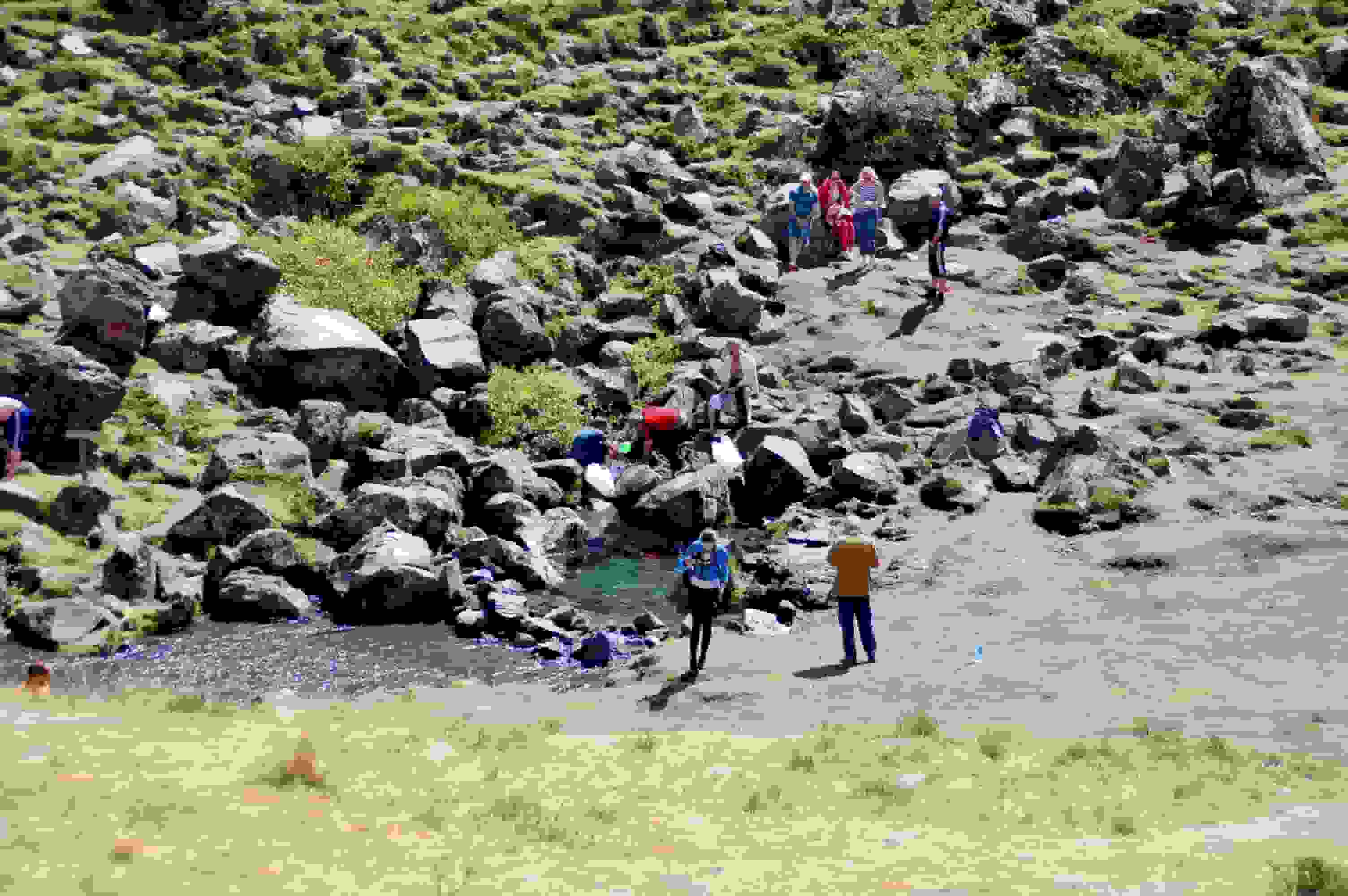 Silver Spring gleich neben dem Base Camp: Das Wasser schmeckt vorzüglich. Die Temperaturen sollen sich um die 4°C bewegen. Ich tippe eher auf 8-10°C. Es ist eiskalt.