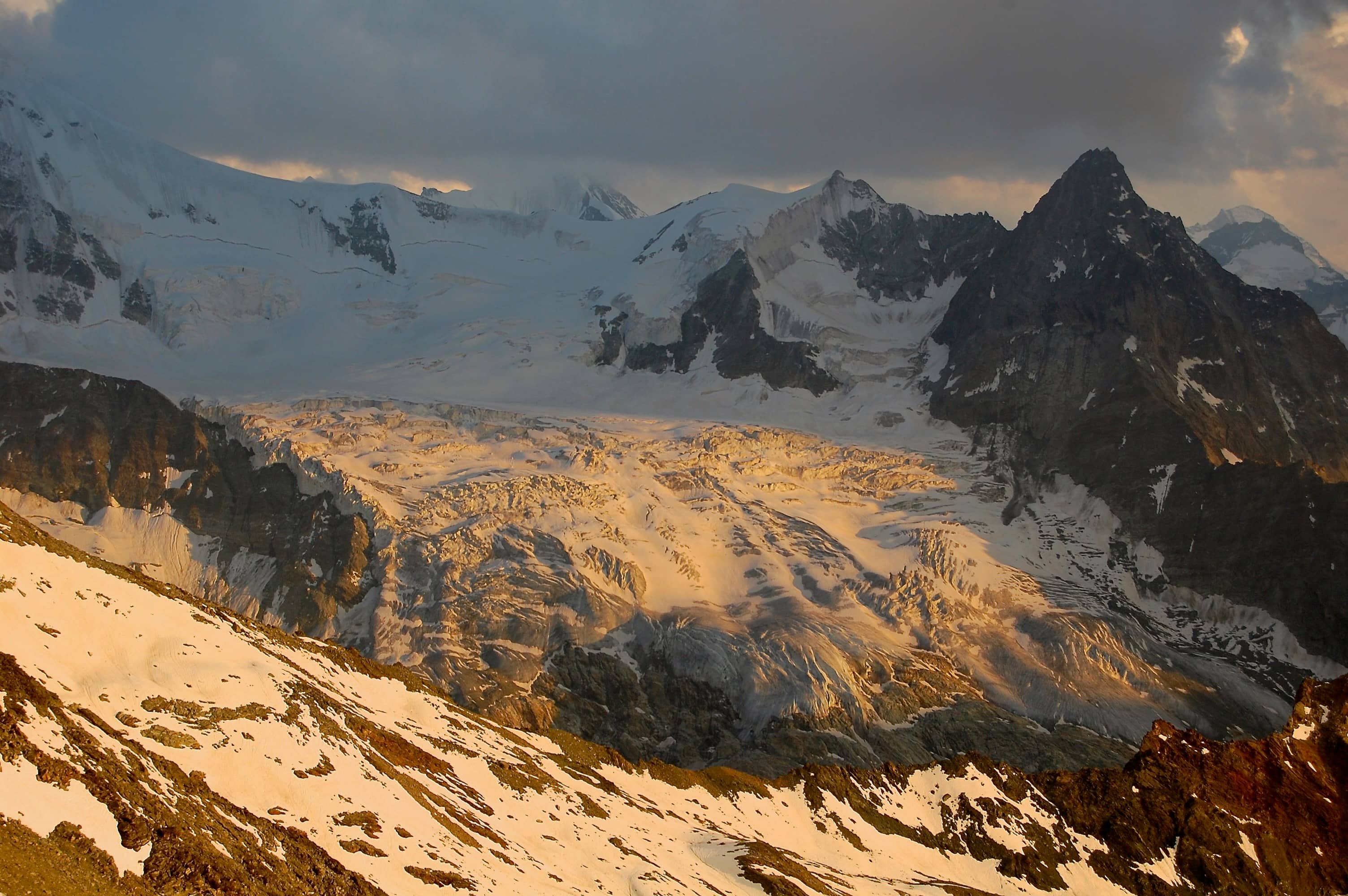 Letzte Sonnenstrahlen auf dem Glacier de Moming