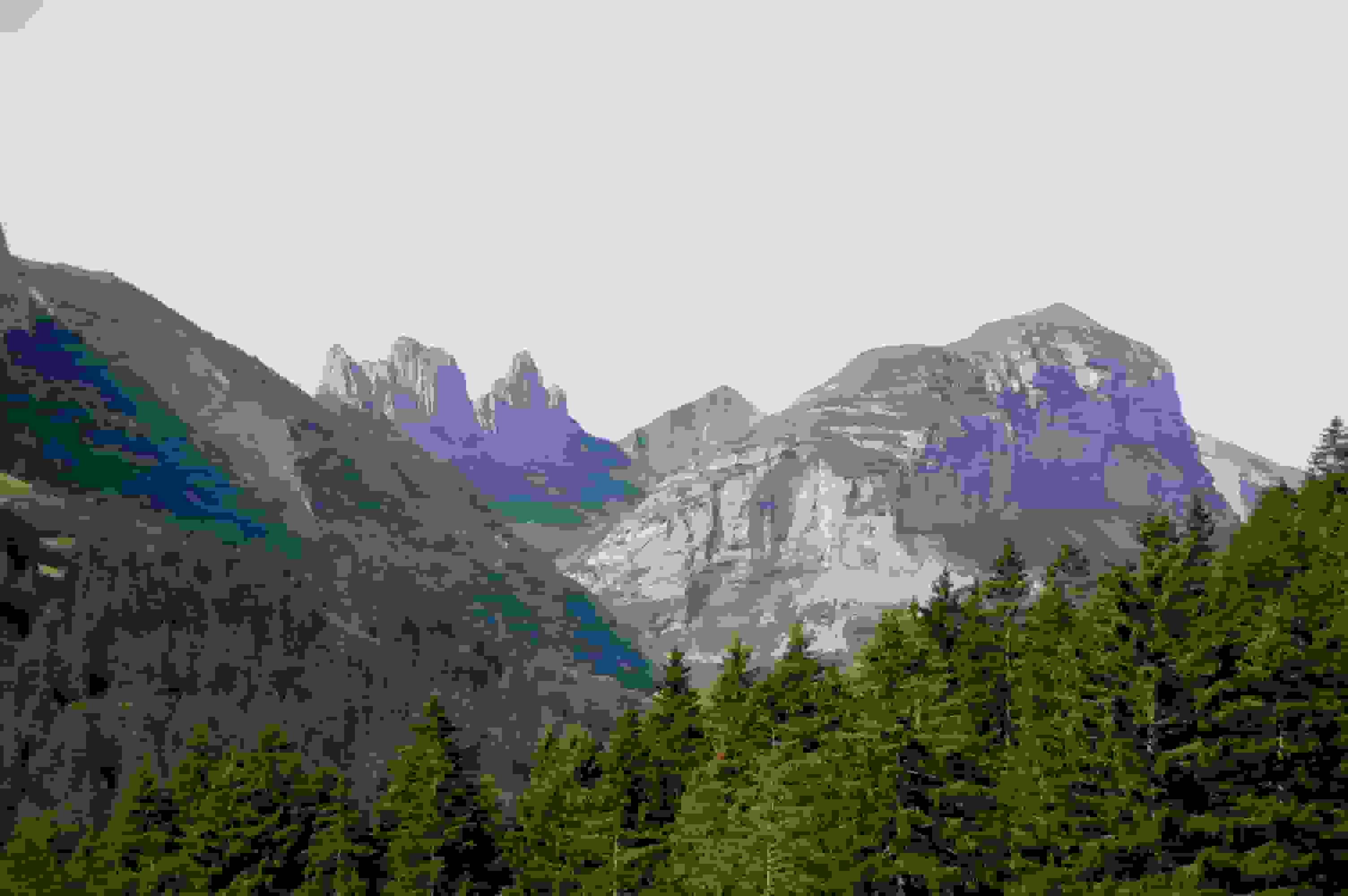 Bereits vom Plattenbödeli sieht man zu den Kreuzbergen