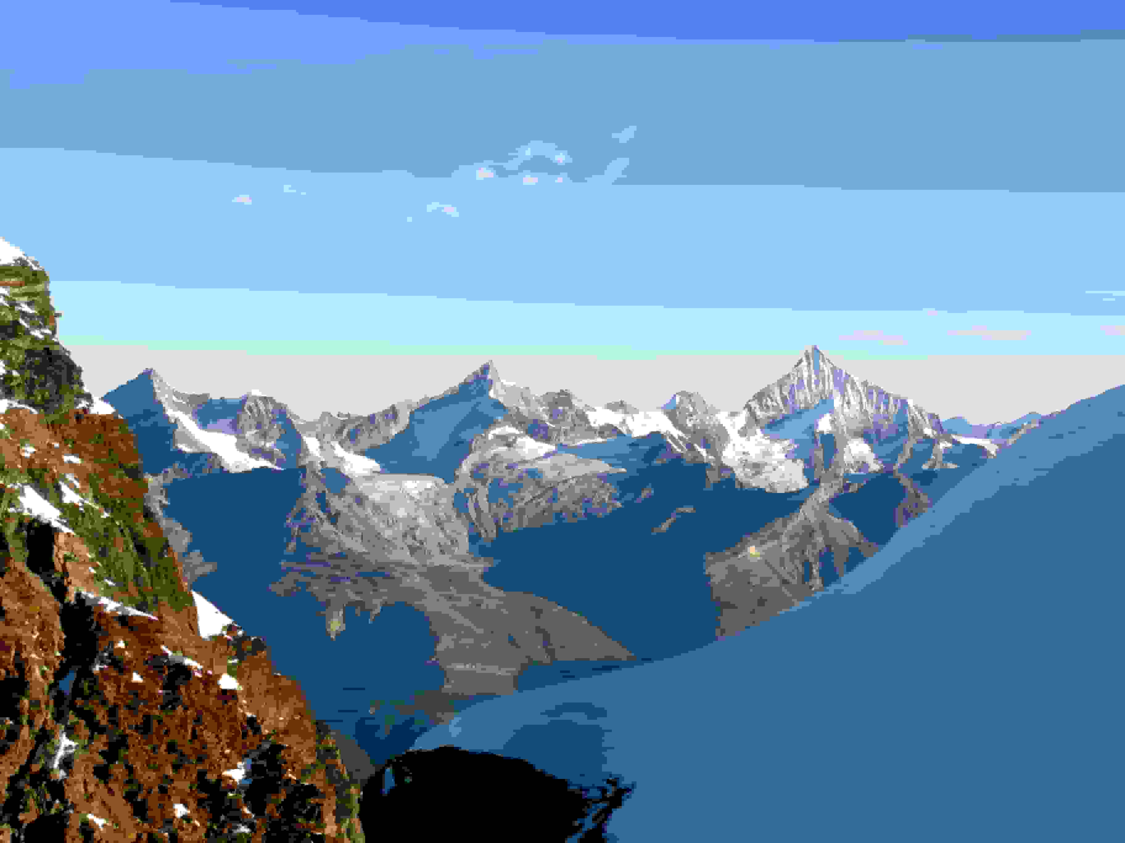 Blick von unterhalb des Pollux in die Mattertaler Bergwelt