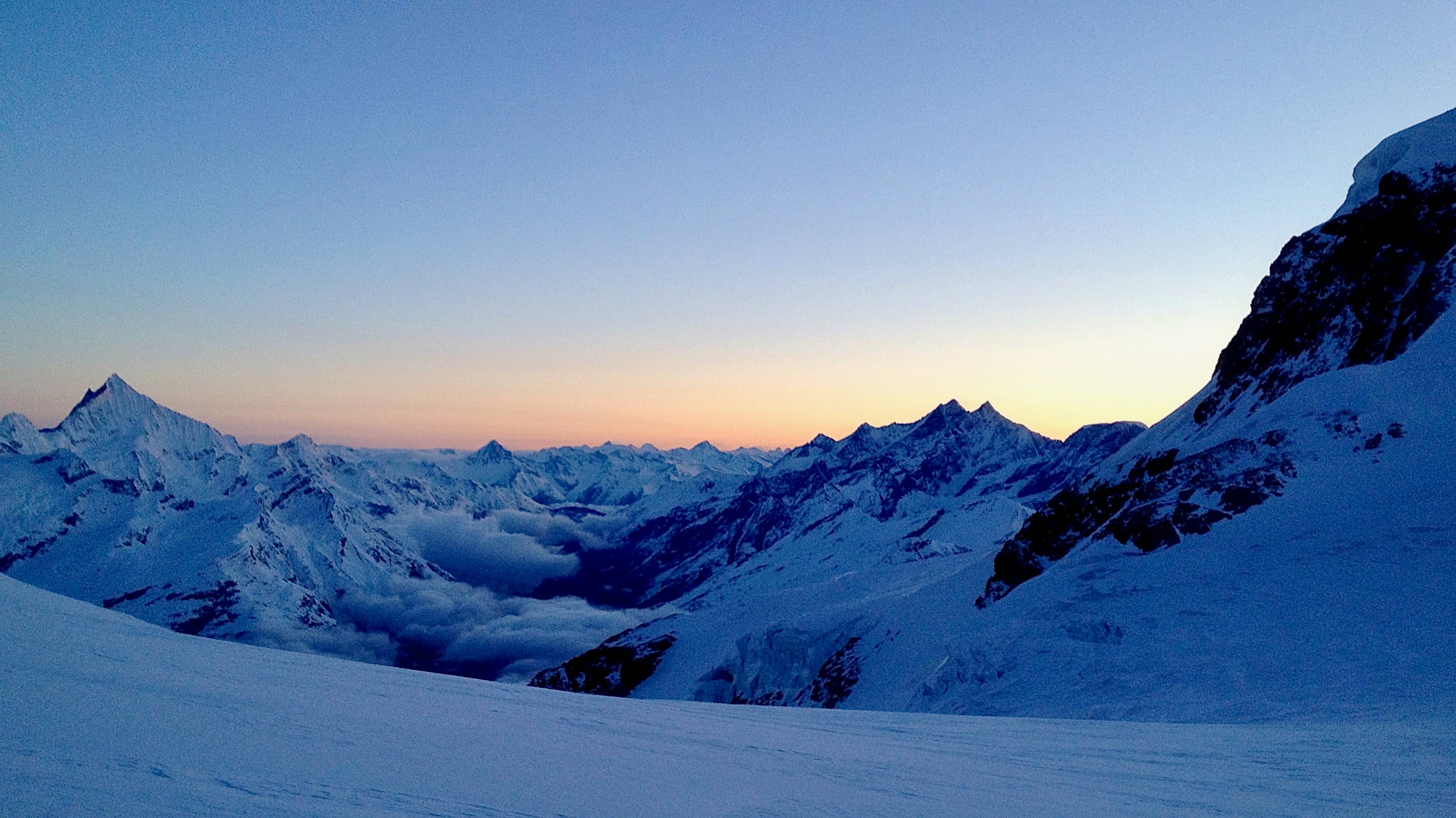 Tolle Morgenstimmung auf dem Weg zum Breithorn