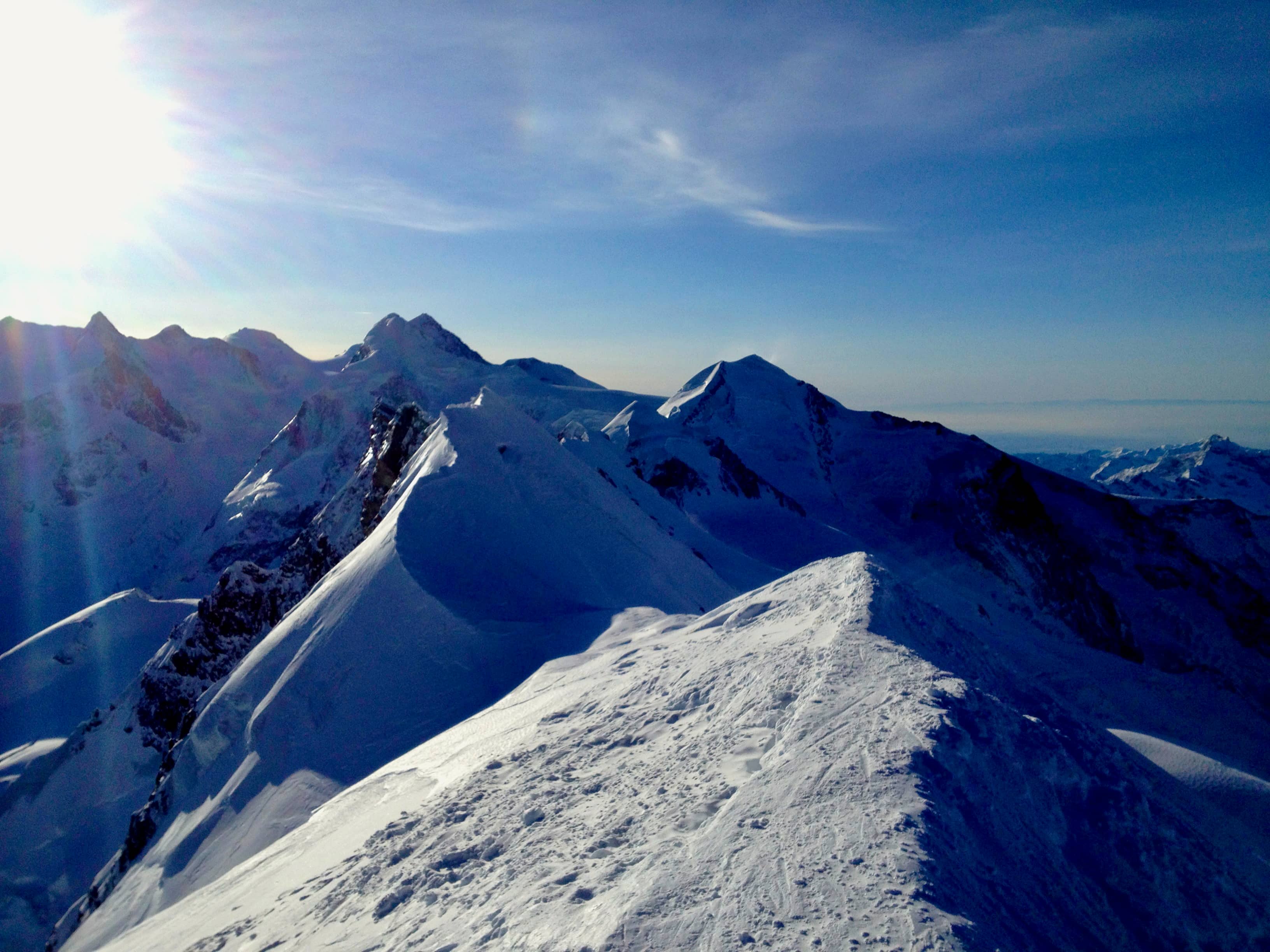 Blick vom Breithorn-Hauptgipfel zum Mittelgipfel, Pollux, Castor etc.