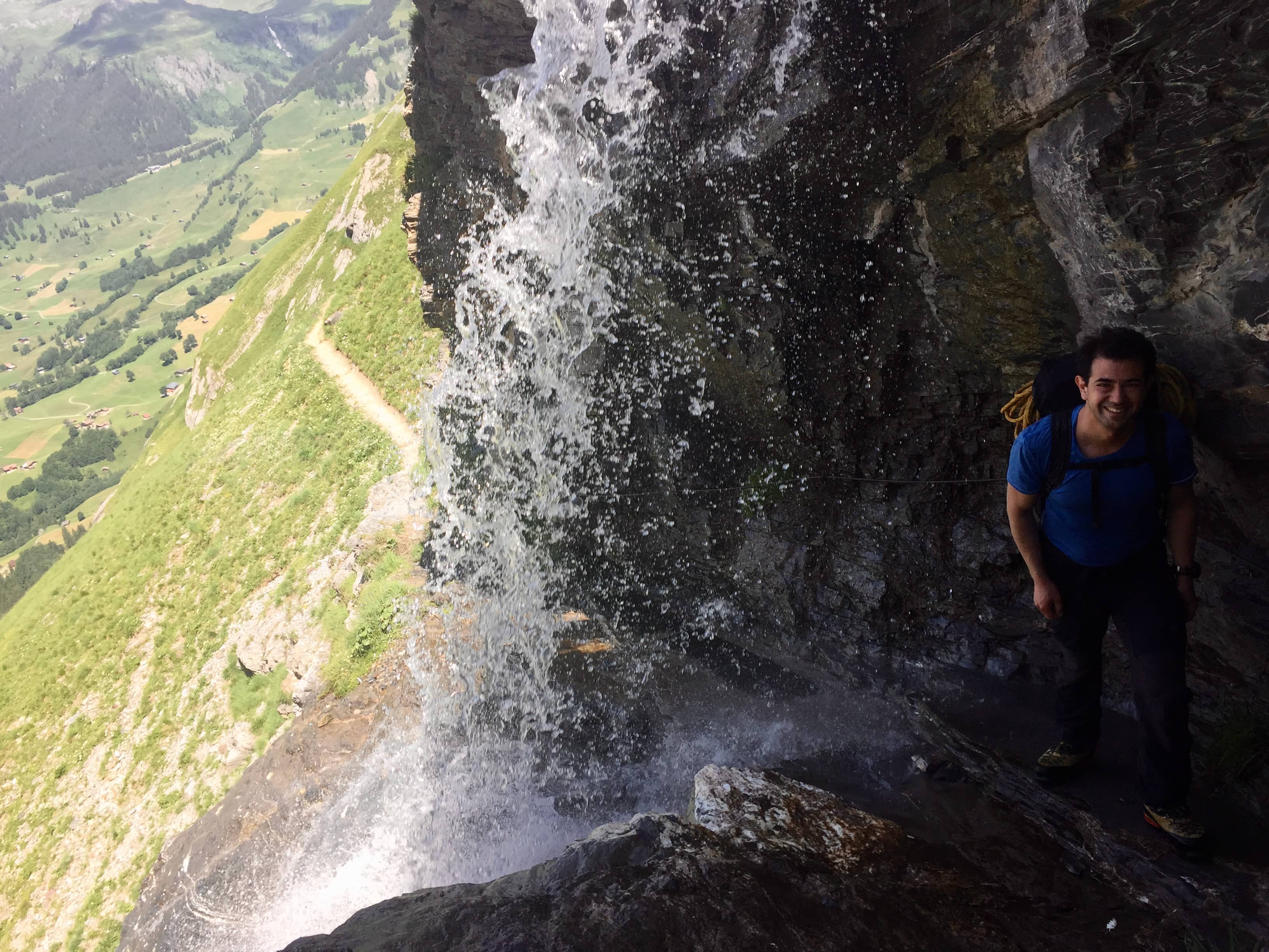 Der obligate Durchschlupf beim Wasserfall