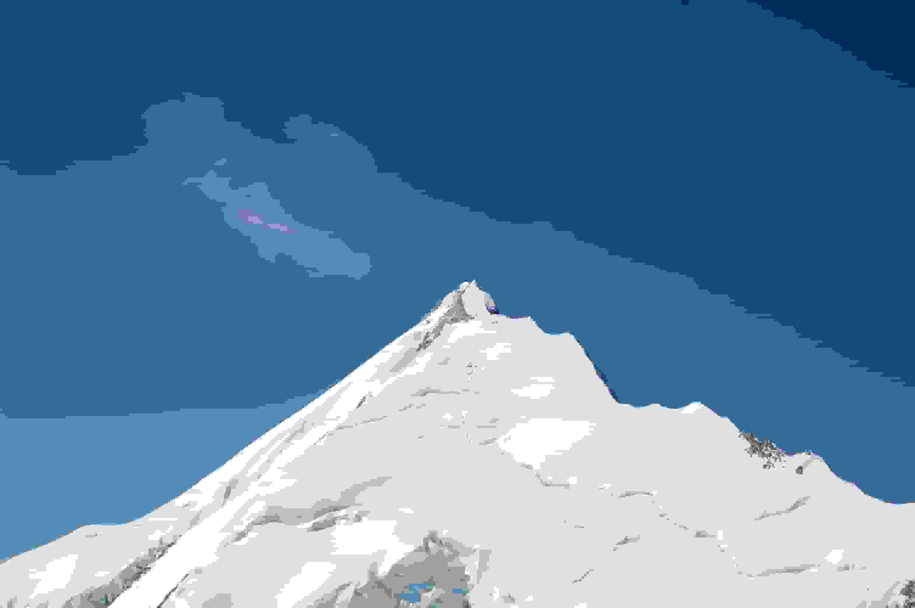 Von der Pointe Burnaby kann man auch das Gipfelkreuz des Weisshorn sehen