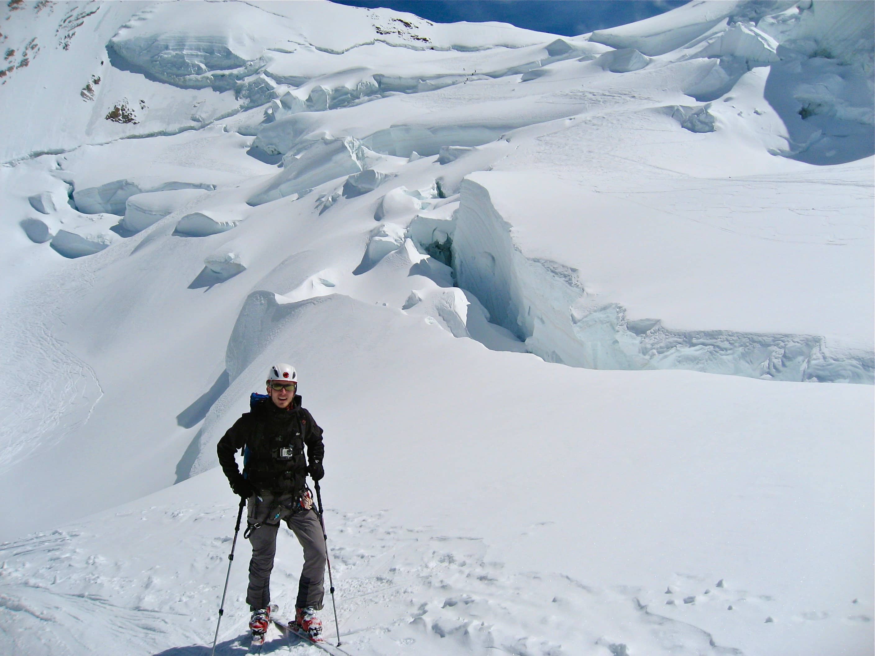 Kurze Pause bei der Abfahrt über den Gletscher