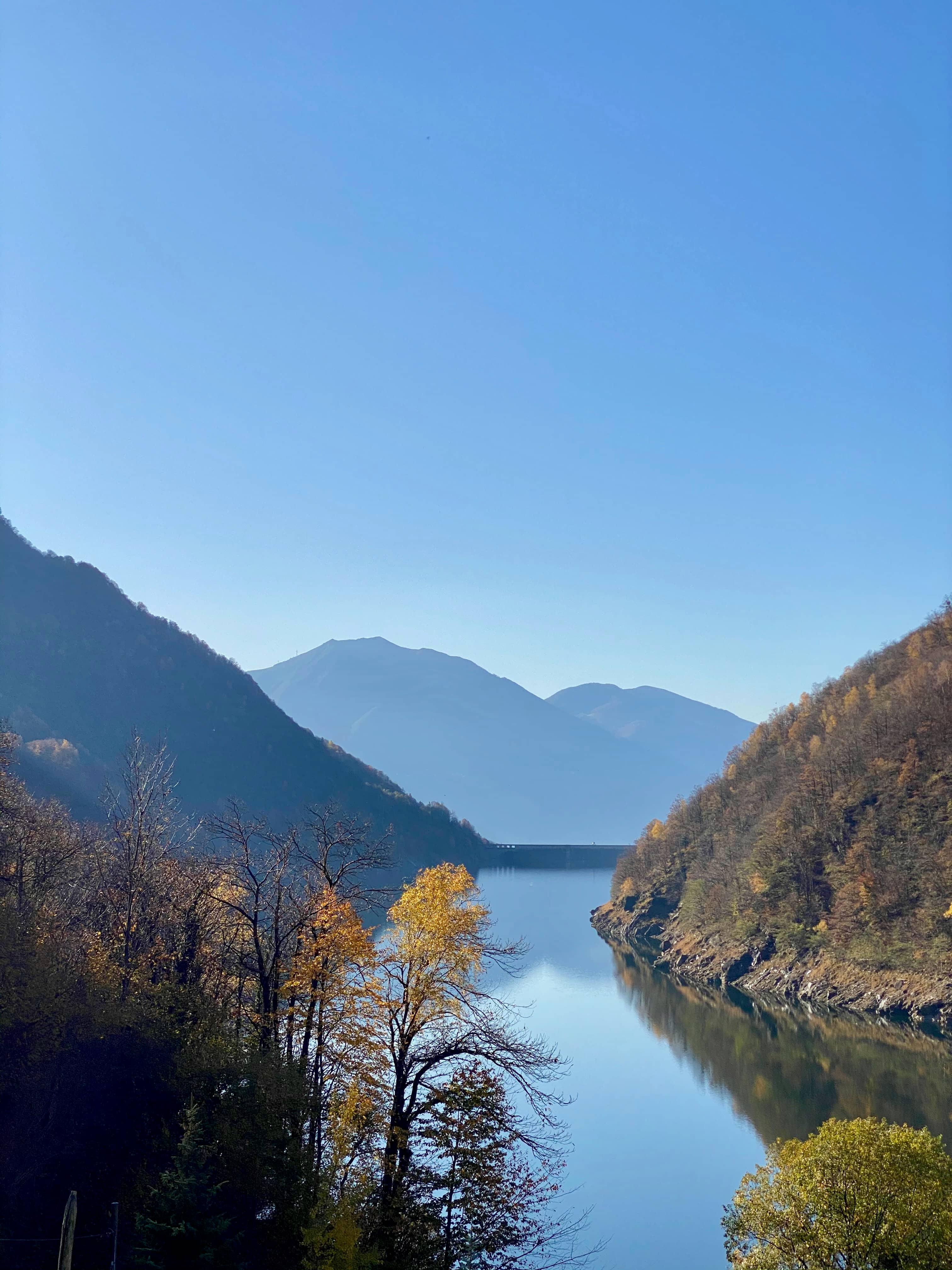 Start in Vogorno: Diga di Verzasca