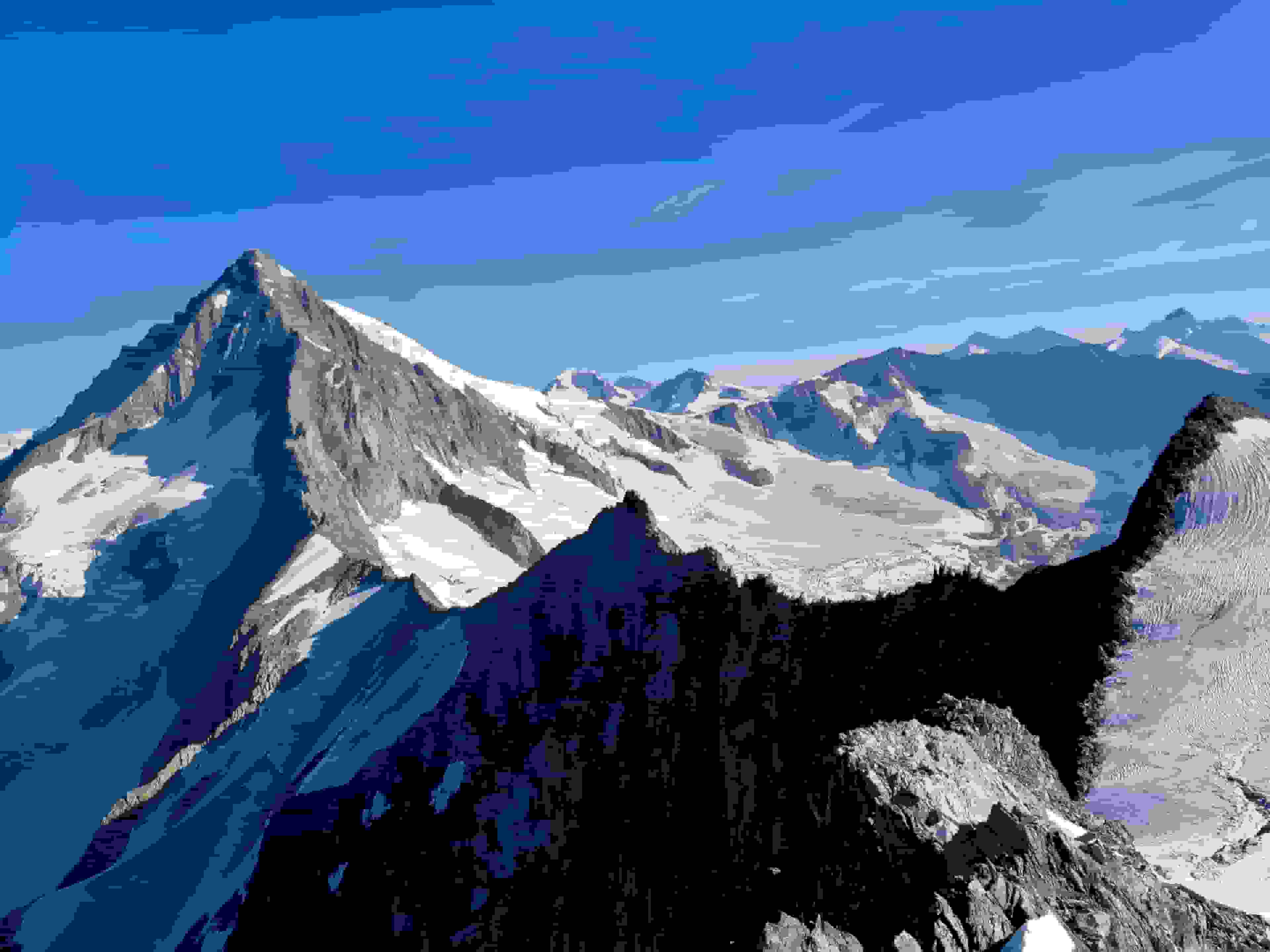 Aletschhorn und der Verbindungsgrat dahin (Foto: Ricky)