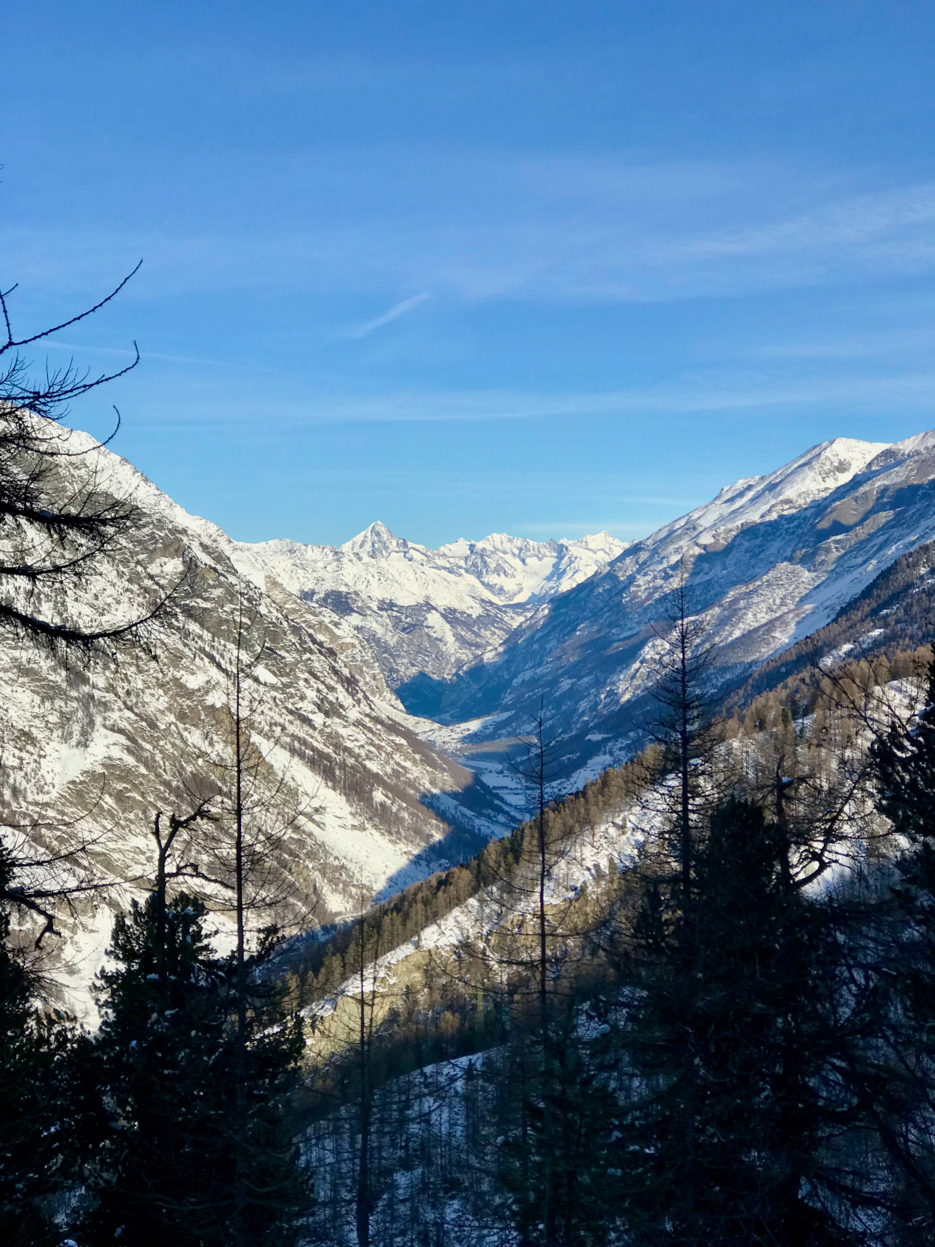 Blick durch das Mattertal zum Bietschhorn