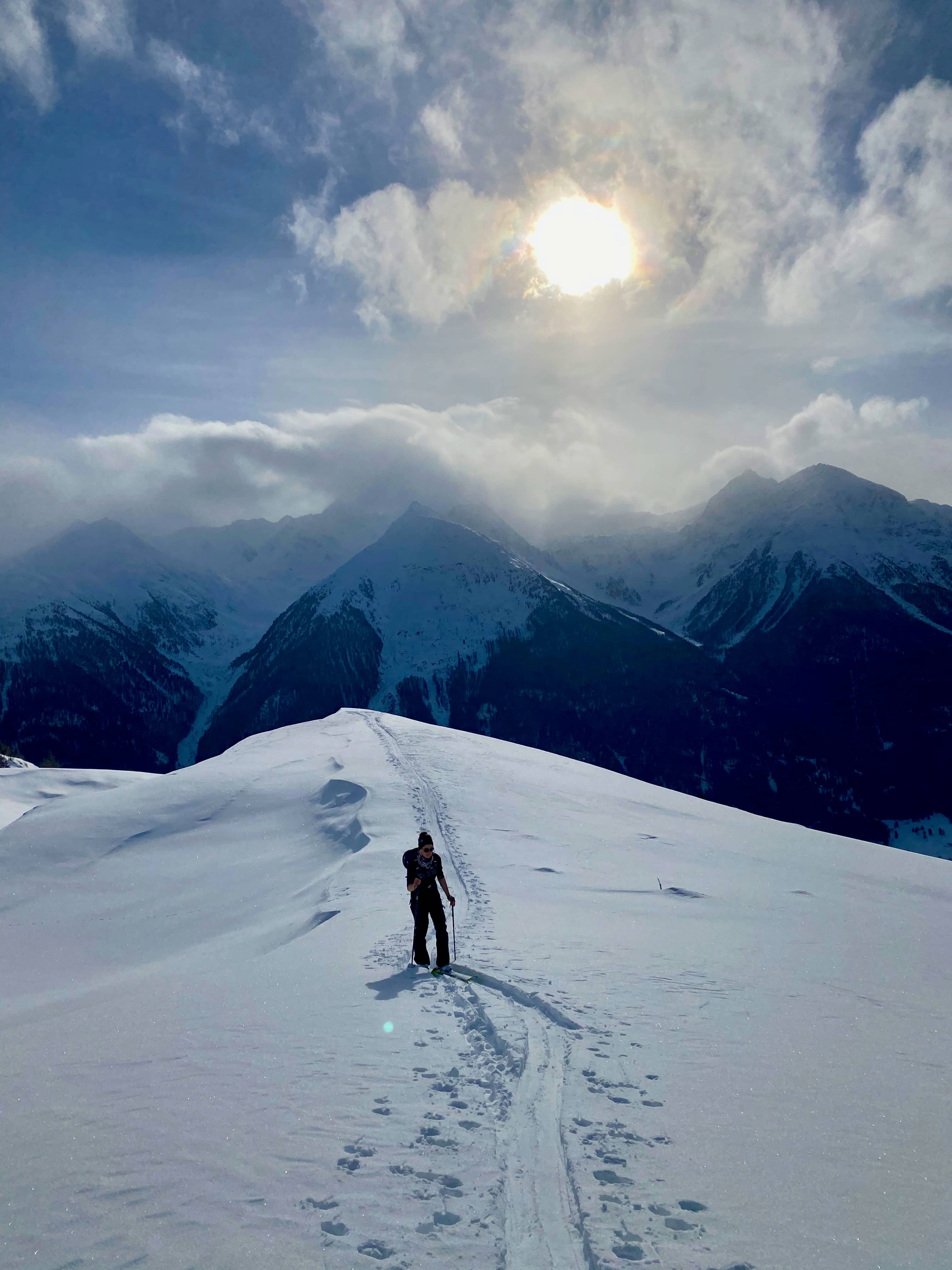 Aufstieg über den Rücken