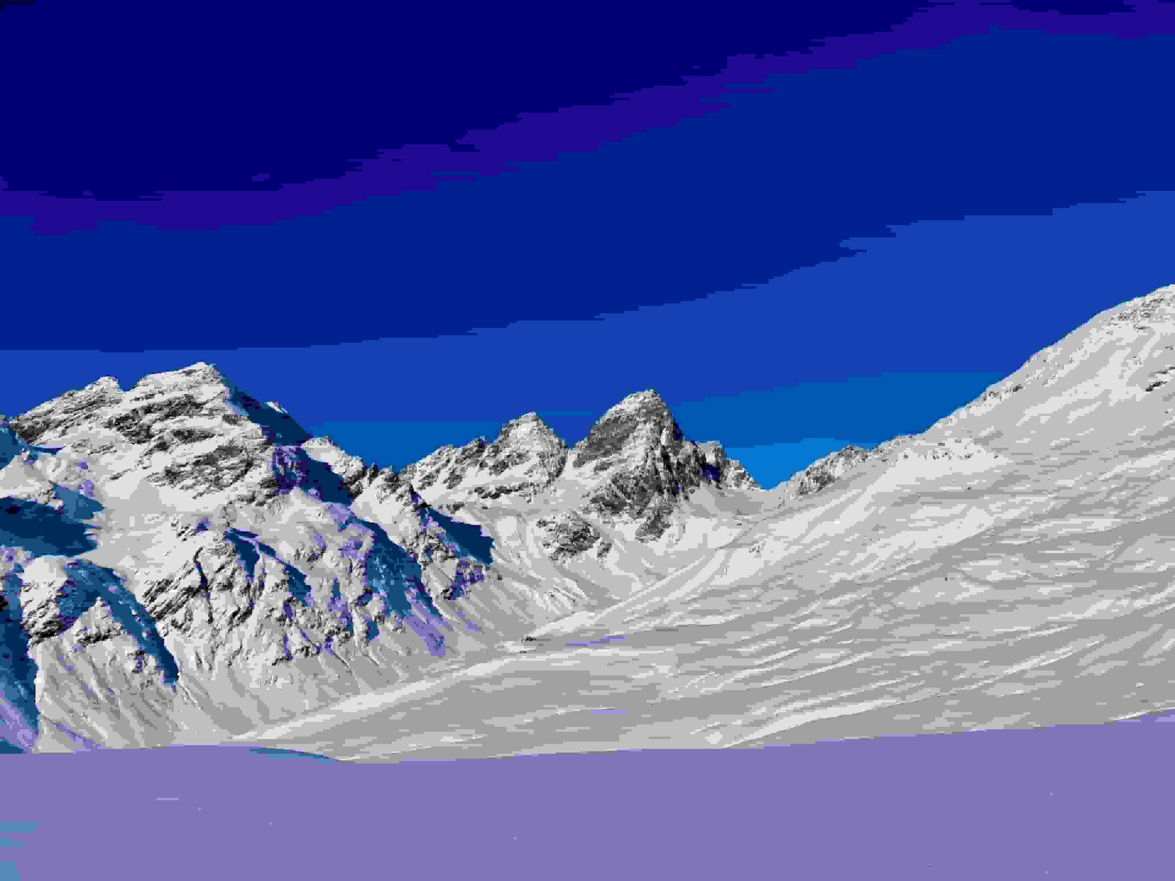 Blick ins hintere Val Tuoi mit dem Piz Buin Grond