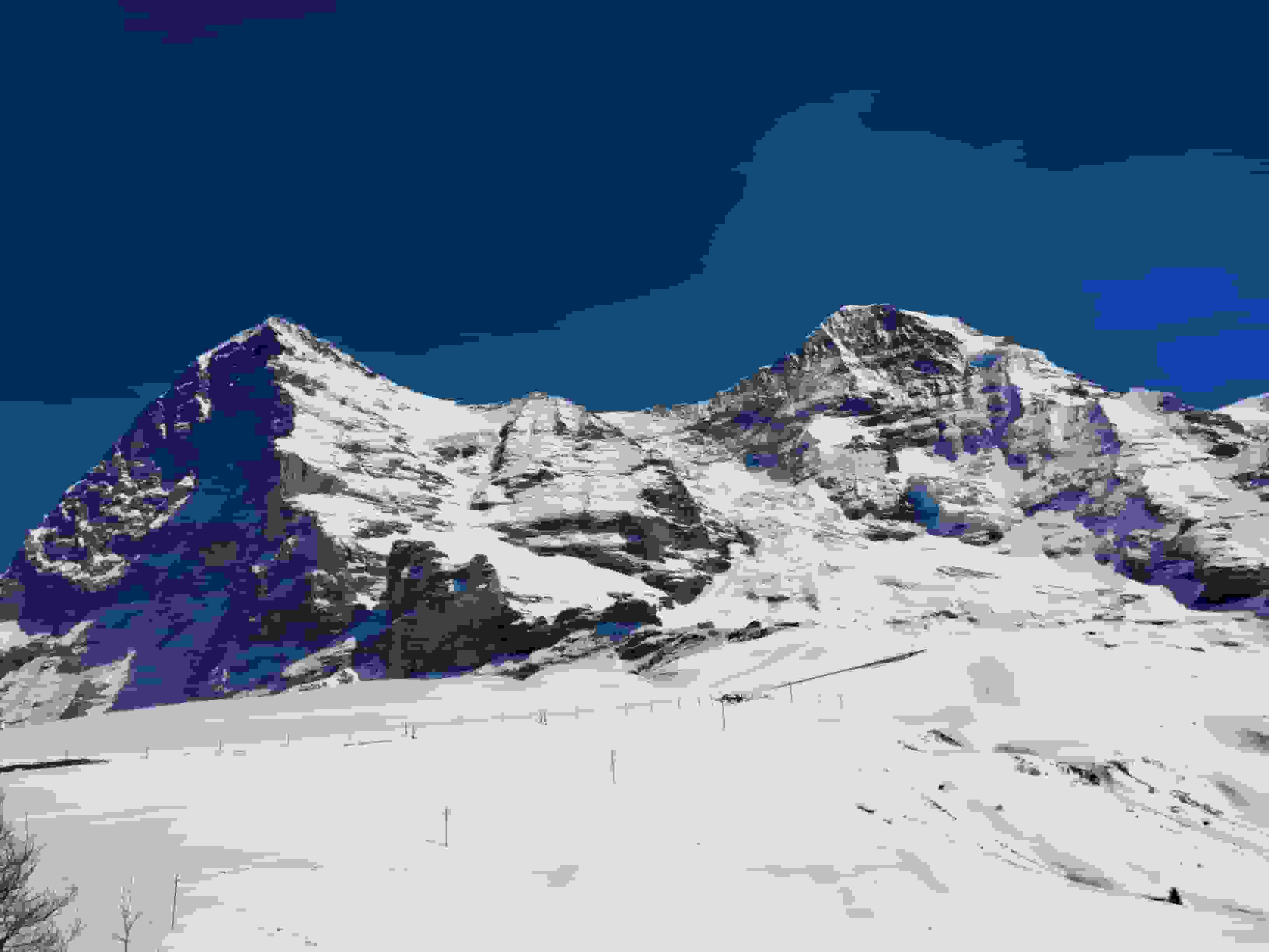 Ein letzter Blick zurück zu Eiger und Mönch