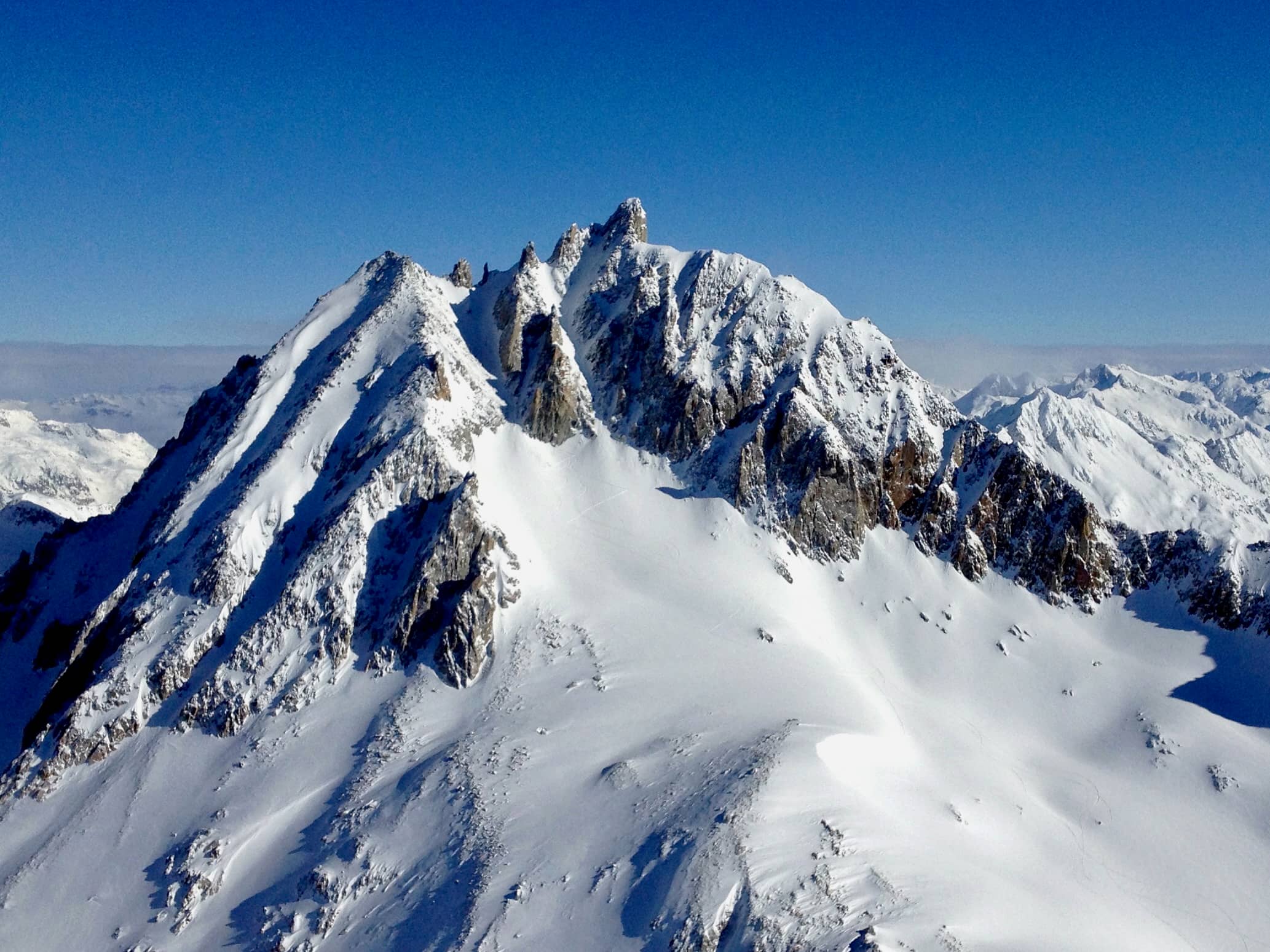 Ausblick vom Chüebodenhorn zum Pizzo Rotondo