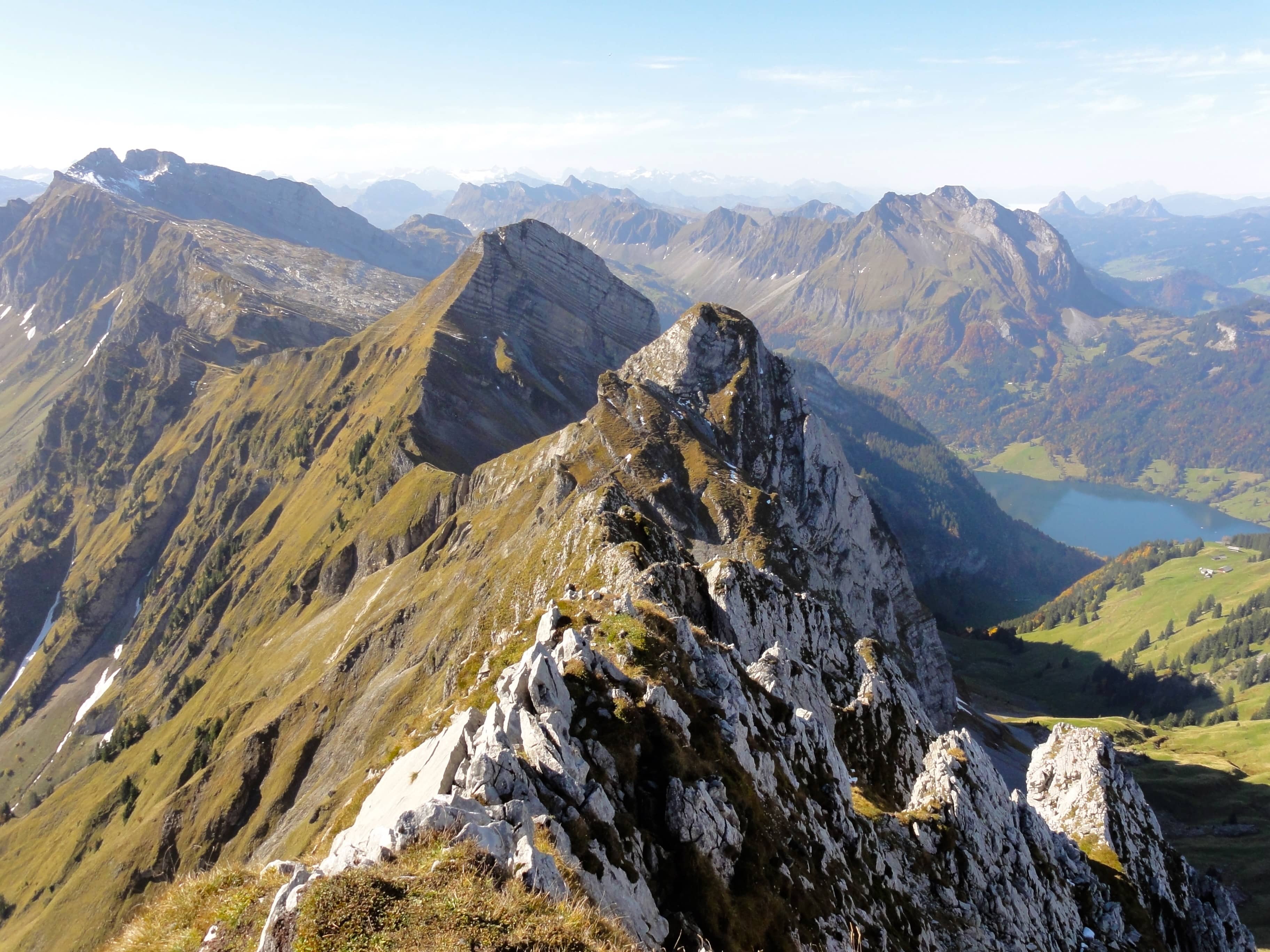 Blick vom Brünnelistock zum Rossalpelispitz und Zindlenspitz