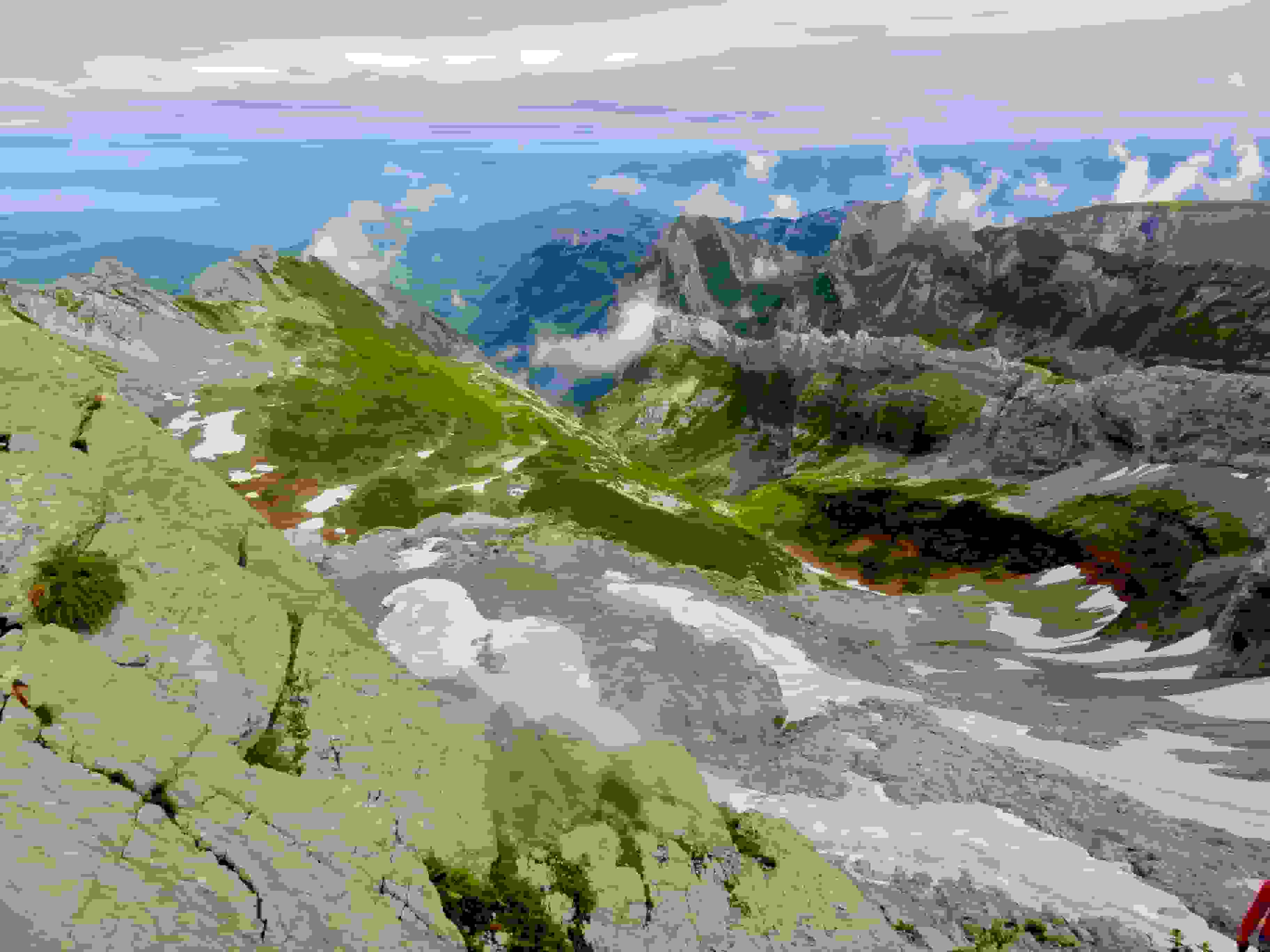 Bereits über dem Blau Schnee