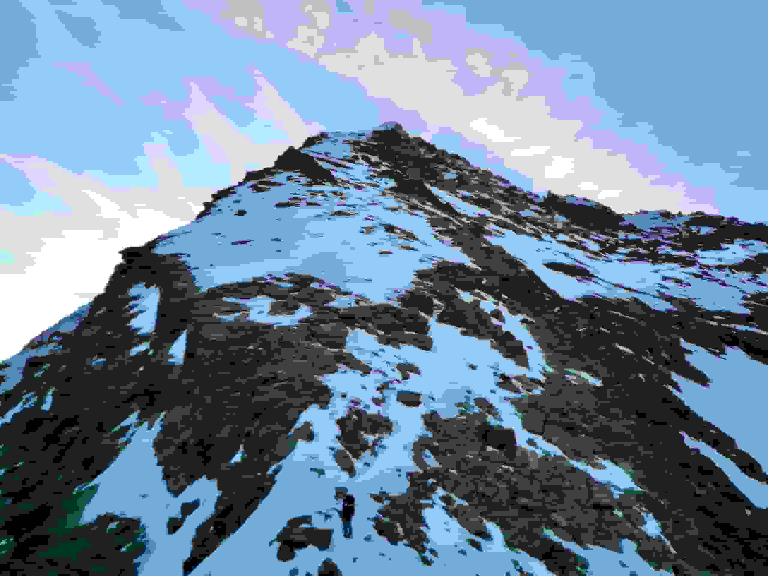 Blick hoch zum Gipfel