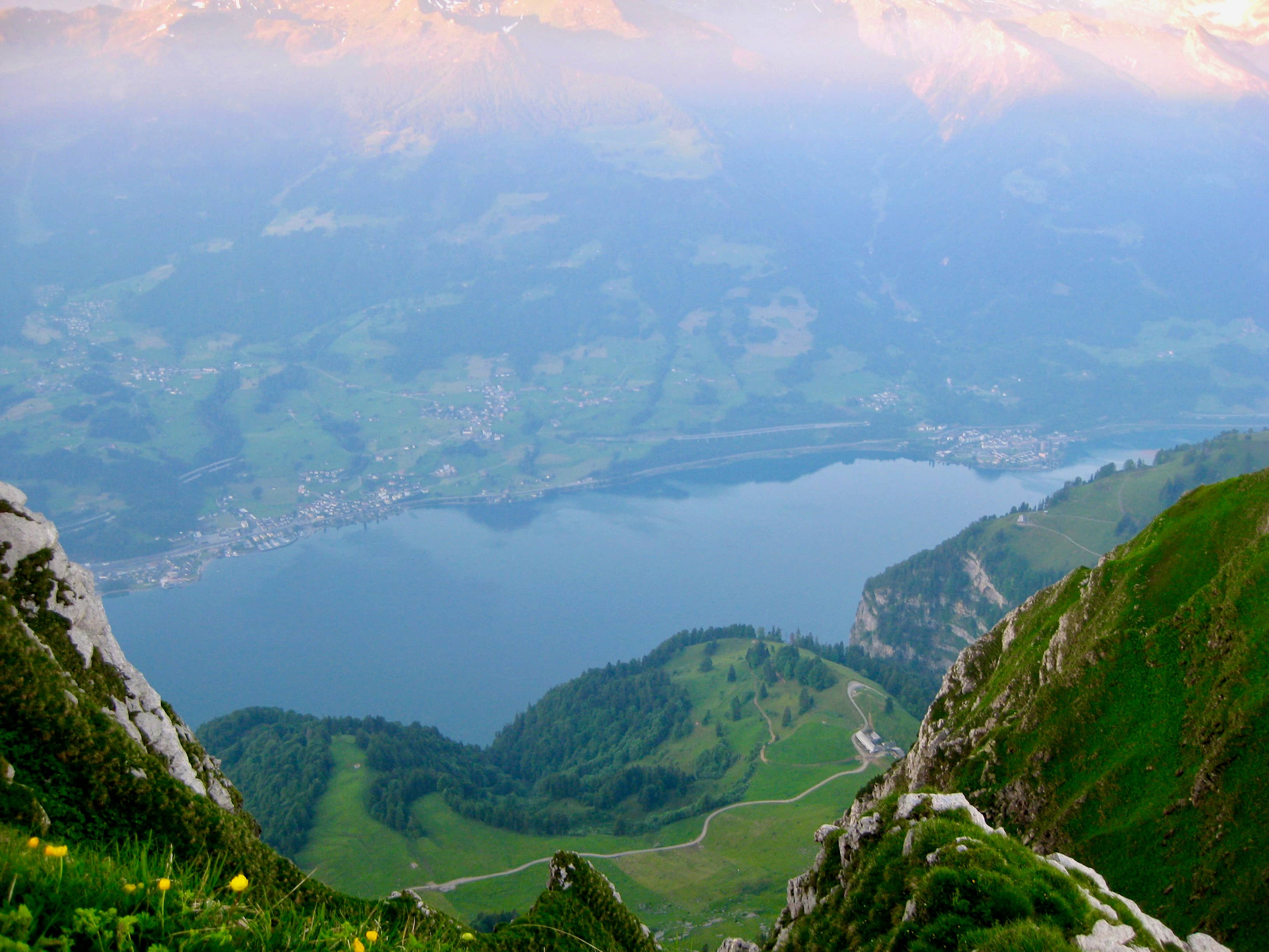 Kurz unterhalb dem Selun: Blick runter zum Walensee