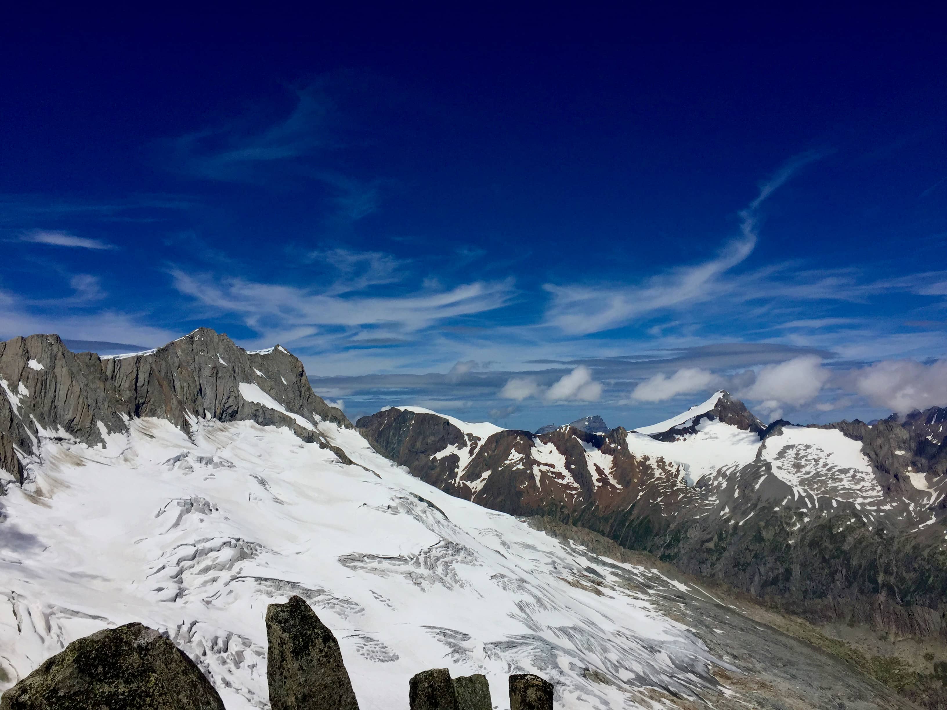 Dammastock, dahinter Sustenhorn und ganz hinten der Titlis