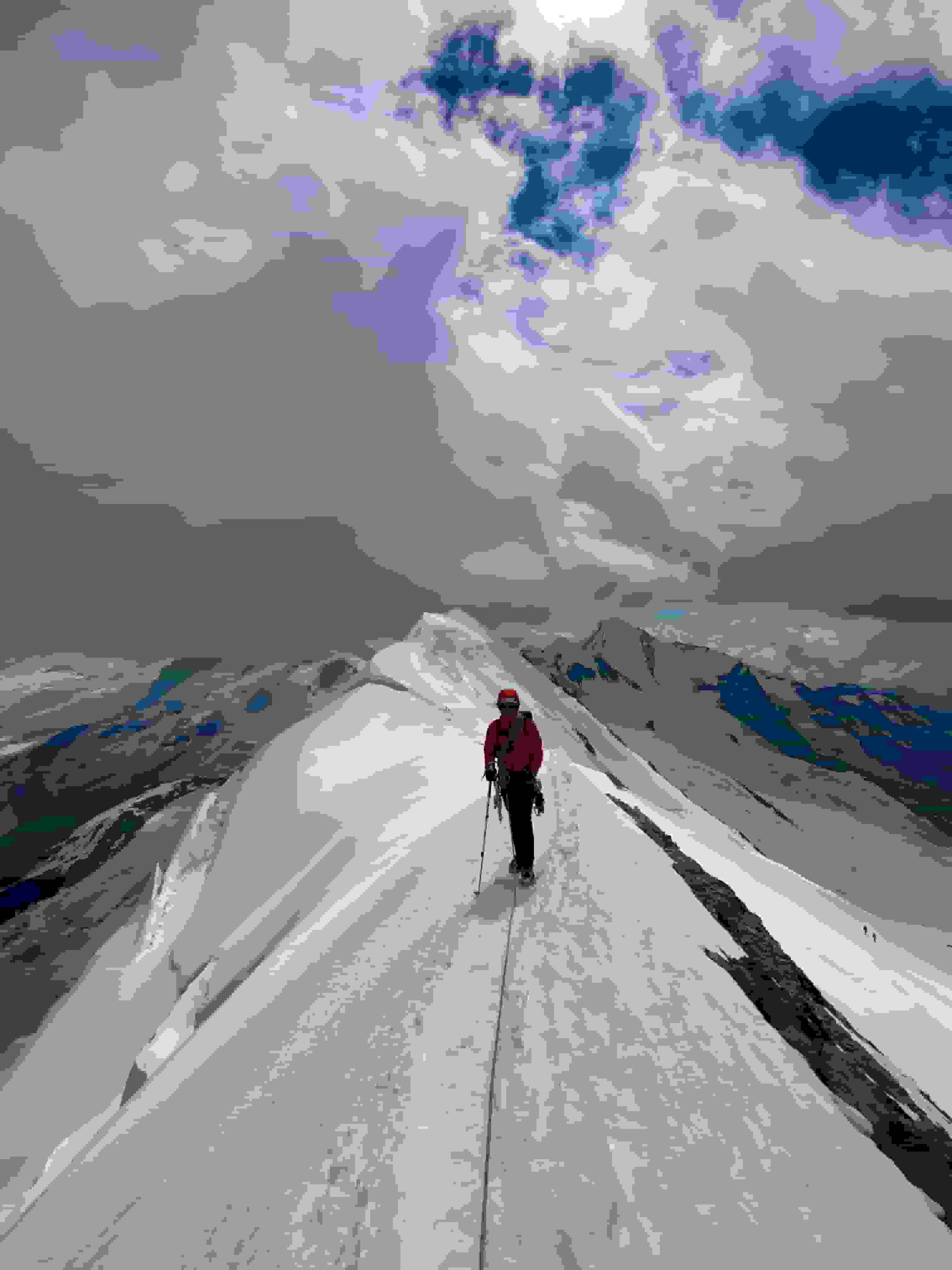 Kurz vor dem Hauptgipfel - der Himmel zieht zu