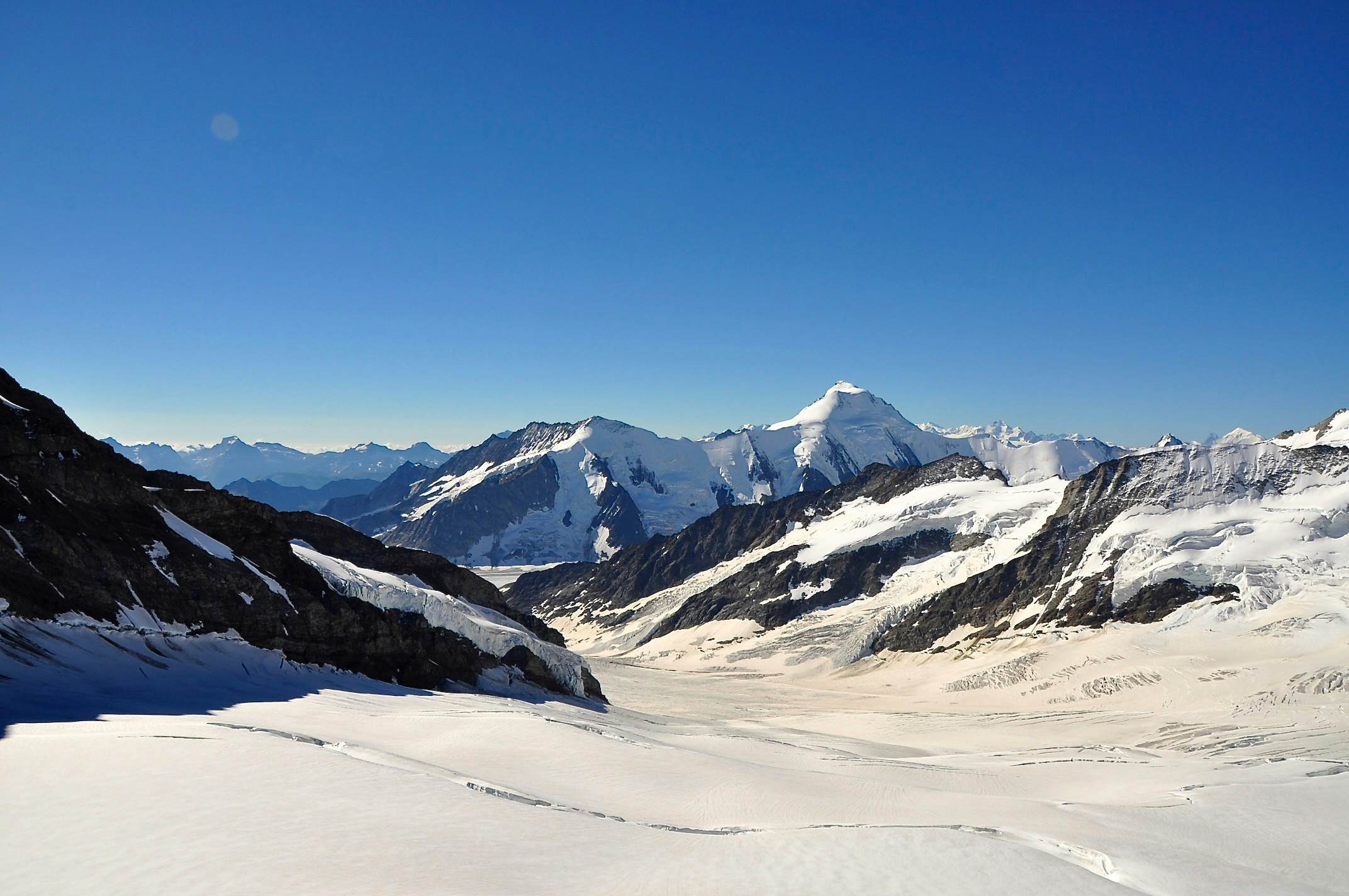 Blick über den Jungfraufirn zum Aletschhorn