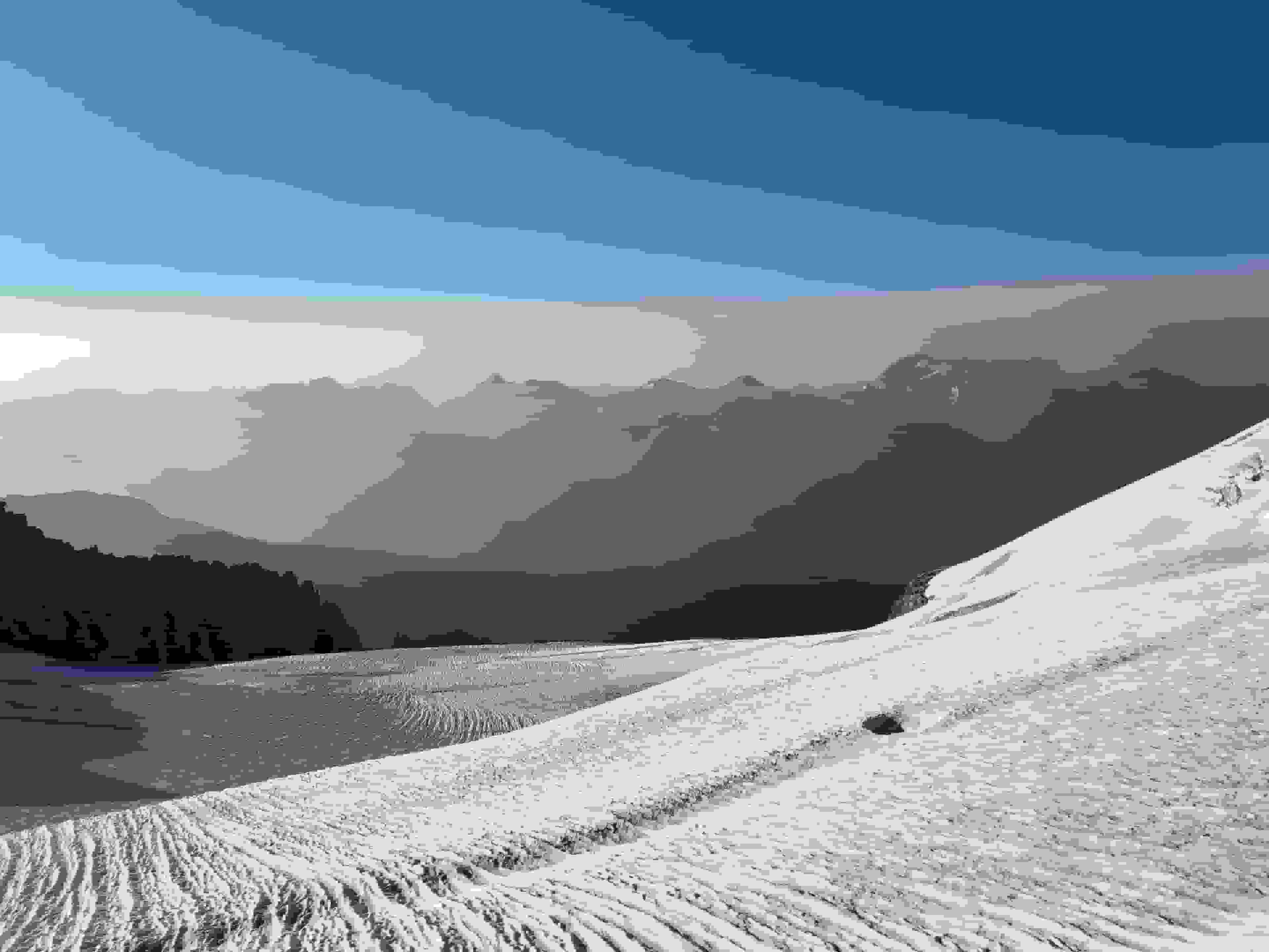 Blick über den Driestgletscher ins Simplongebiet und Binntal