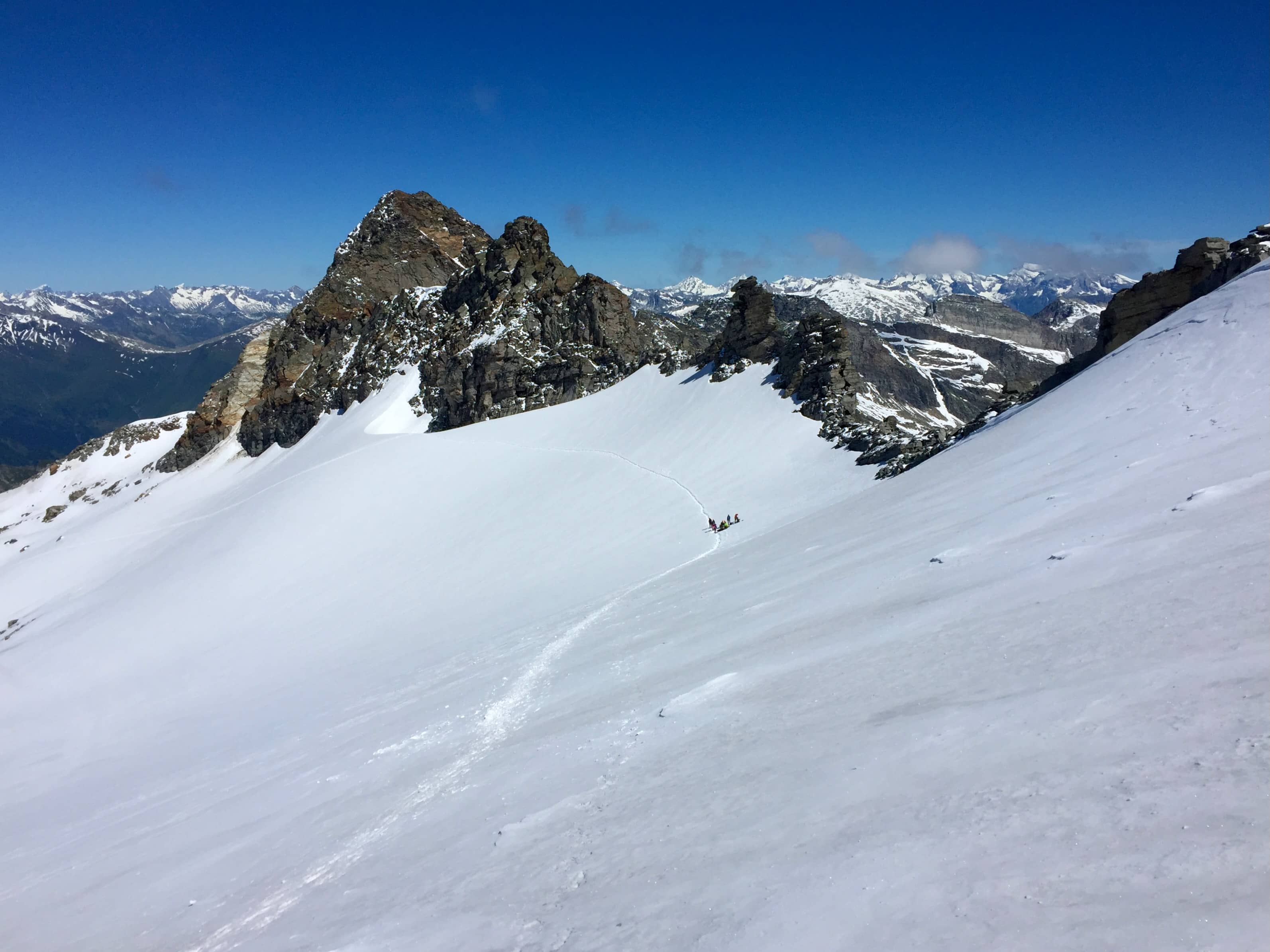 Abstieg über den Gletscher