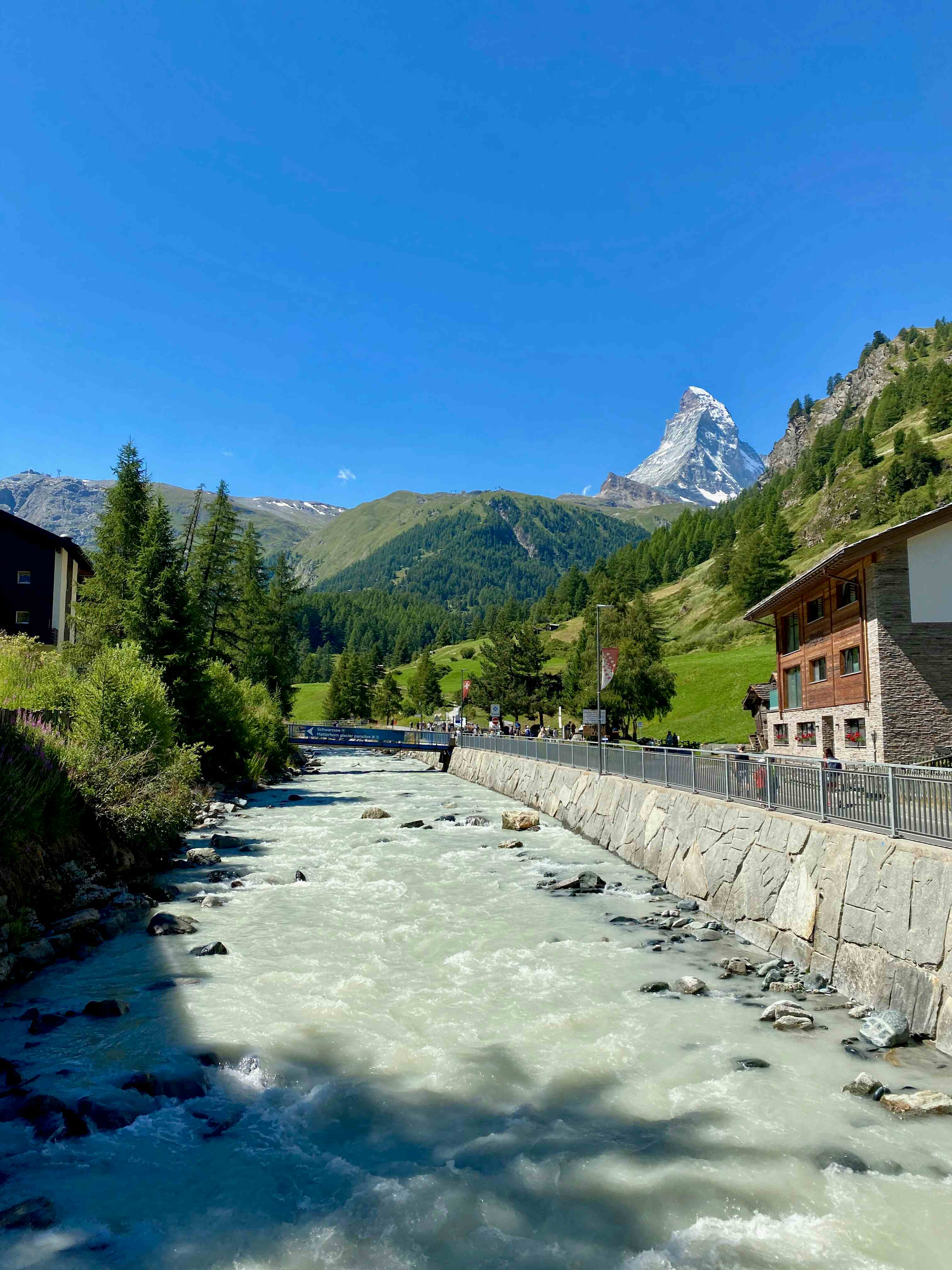 Start in Zermatt - mit dem bekanntesten aller Berge als Kulisse